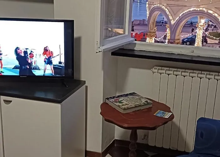 Casa Miki Front Chiosco Della Musica And *